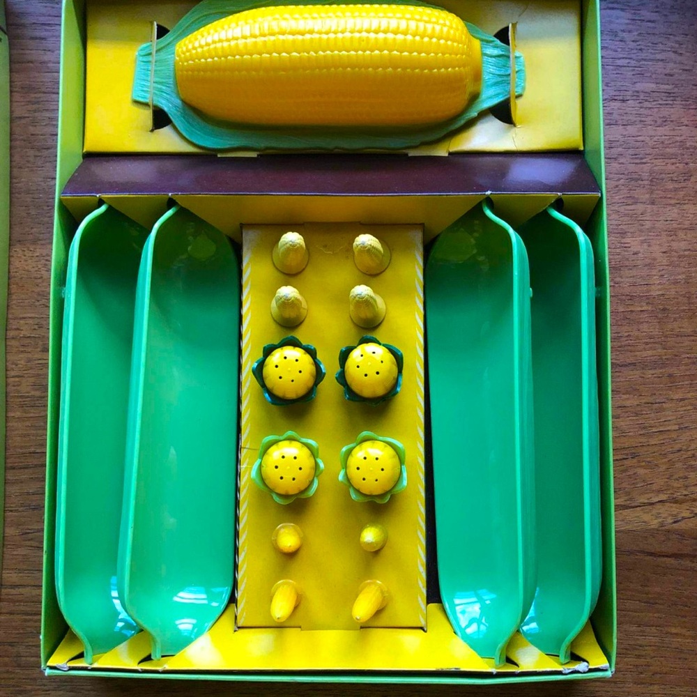 Rare 1950s Vintage Serv-Rite Complete in-box Deluxe Corn-on-the-cob 18 piece set